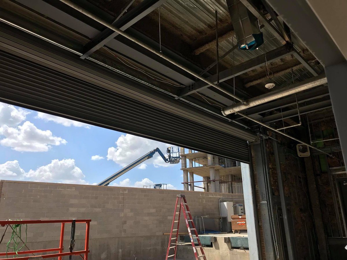 MikesOverheadD3's tweet photo. No matter the size, it can be done. 34’x16’ - Arlington, Texas #rollingsteel #cornellcookson #Arlington https://t.co/hWSNMSd3Qk
