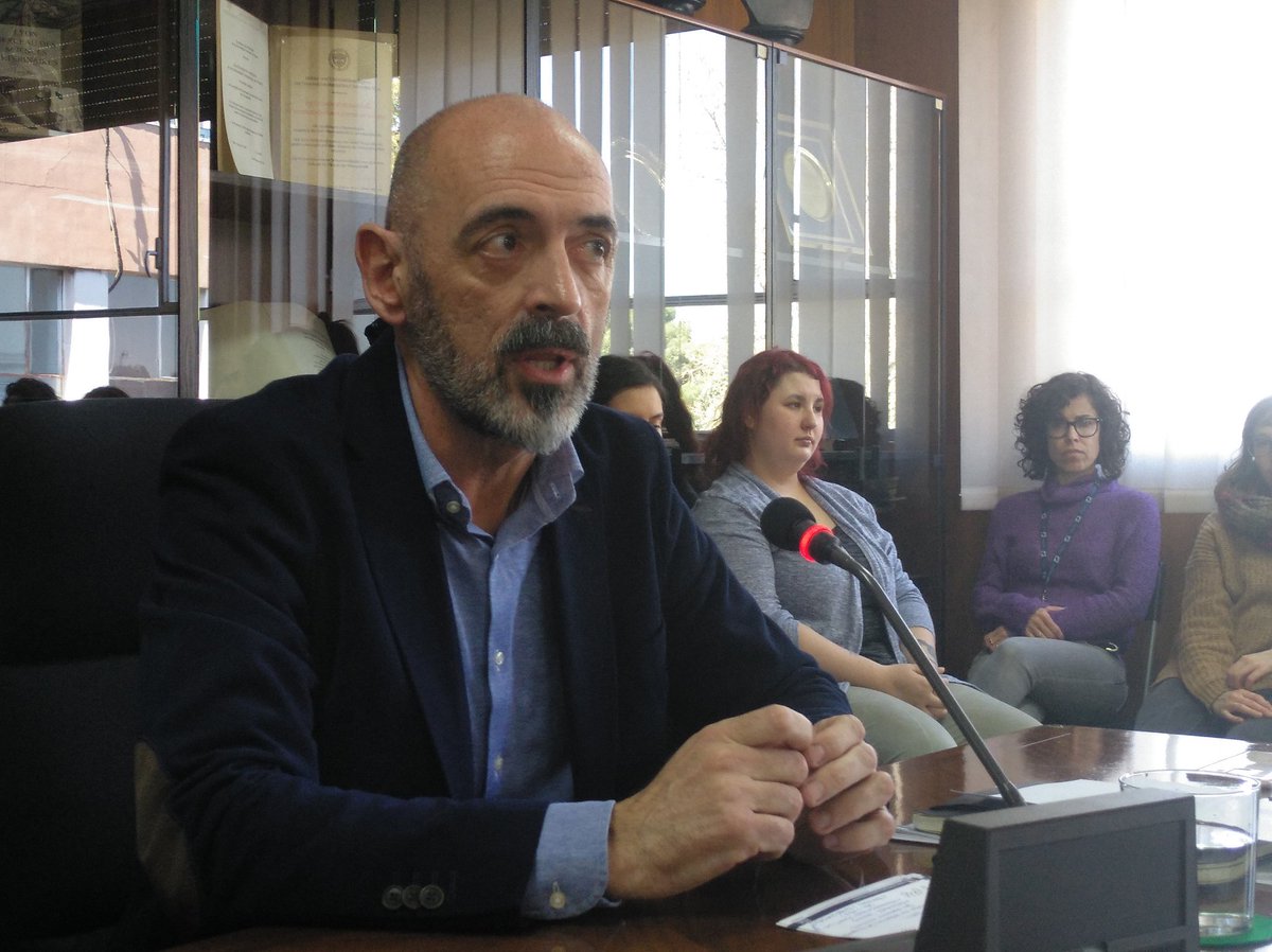Joaquín Goyache, candidato a Rector <a href="/unicomplutense/">Complutense</a>, nos presenta hoy su proyecto #HazTuyoElCambio con la sala de juntas llena