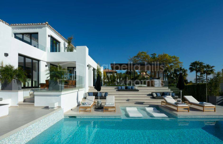Marbella_Hills's tweet photo. MODERN PROPERTIES & LUXURY FACILITIES🏡
This contemporary five bedroom villa is located in Nueva Andalucía within the luxurious complex of Los Naranjos Golf.
For more info - https://t.co/yI8VXoWcf5… #Marbella #luxuryproperty #PuertoBanus
#NuevaAndalucía #frontlinegolf https://t.co/ArBP0lbHDO