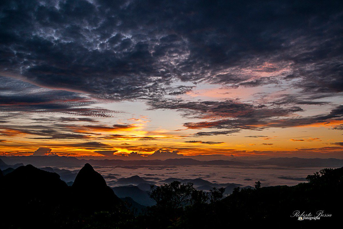 Acampar é bom né? Então confira meu acampamento no alto ventania com direito a chuva e tudo!!
Não posso esquecer do nascer do sol incrível né! 
trilhasemochila.blogspot.com/2019/03/acampa…
.
<a href="/MTurismo/">Ministério do Turismo</a> <a href="/TrilhaseMochila/">Trilhas e Mochila</a> @ICMBio <a href="/mochilaeprosa/">Mochila & Prosa</a> <a href="/vivendodeviagem/">Vivendo de Viagens</a> @vidaciganablog <a href="/vaimesmo/">Vai Mesmo Blog</a>