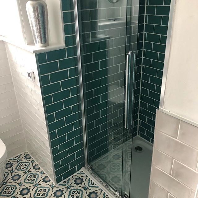 Moodesignz's tweet photo. Small bathroom can still be colourful and these fab tiles are a great way to brighten a morning shower routine. #bathroomdesign #bathroomdecor #shower #showerdesign #tiles #walltiles #metrotiles #floortiles #patterntile #patternfloor #turquoise #green #i… https://t.co/L4bhWGK8Yb https://t.co/5xfgorffhM