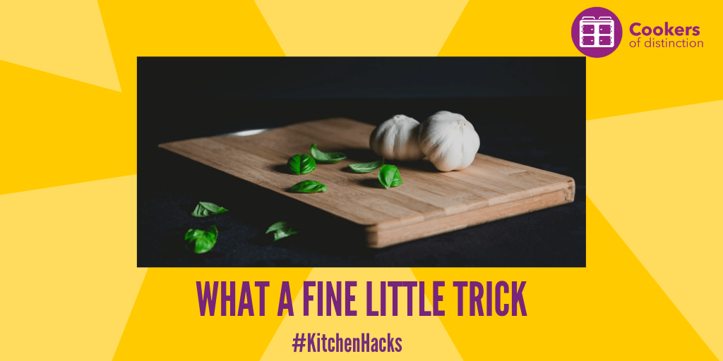 It's #KitchenHack time! 🍽 The recipe says you need FINELY chopped garlic but when your cutting it up the garlic is just flying about with a mind of its own. Add a sprinkle of salt when cutting garlic to make it easier to get that finely chopped finish! 🔪

#WednesdayWisdom