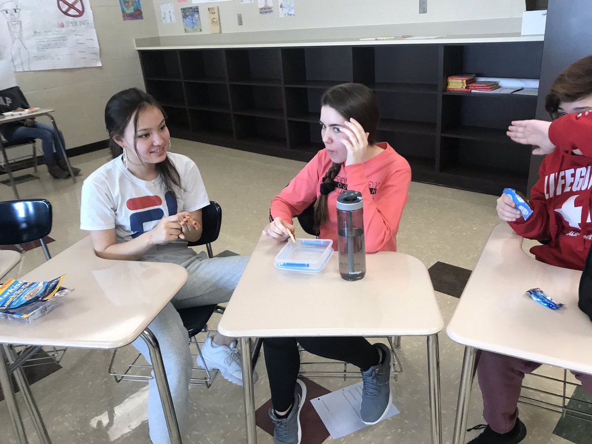 amronnebaum's tweet photo. FRMS SADD chapter has been working a little extra lately during lunches for some projects they have coming up #frmstroopers #SADD https://t.co/7WxUZ1mRKp