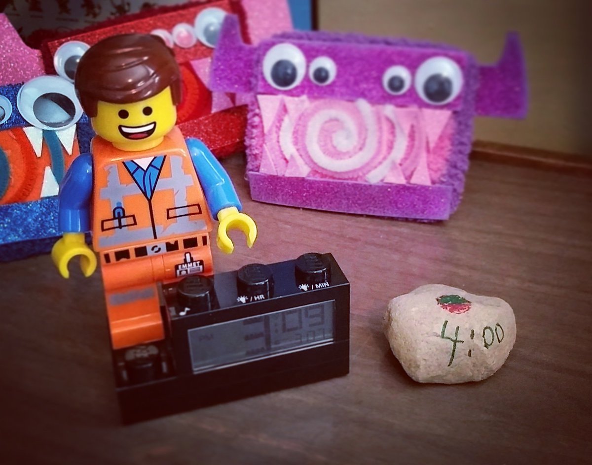 FauxPawTextiles's tweet photo. If you've seen #LegoMovie2 &amp; know my kids, you'd understand this meaningful moment. #Autism #Siblings #MasterBuilders #Lego #LegoDieHards #PS4 #TheSecondPart #LegoHeart #EmmettAlarm #FourOclockRock https://t.co/hL7CMpmgXe
