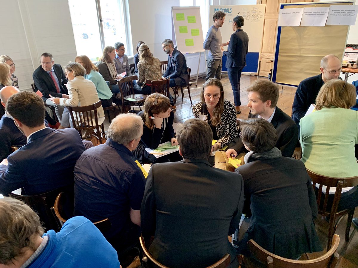 RoechlingST's tweet photo. #polytools Workshop für strategische und kooperative Lösung komplexer Problemstellungen. #POLYPROBLEM Stakeholder-Dialog https://t.co/ccCjuv2ylr