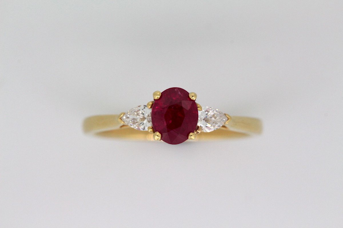 DiamondDealerDi's tweet photo. 0.87ct Ruby Ring

Diamond Dealer Direct has the largest selection of ruby engagement rings and loose rubies in the Jewellery Quarter!

https://t.co/ijxSUEvK09 https://t.co/OWFjQUFi3e