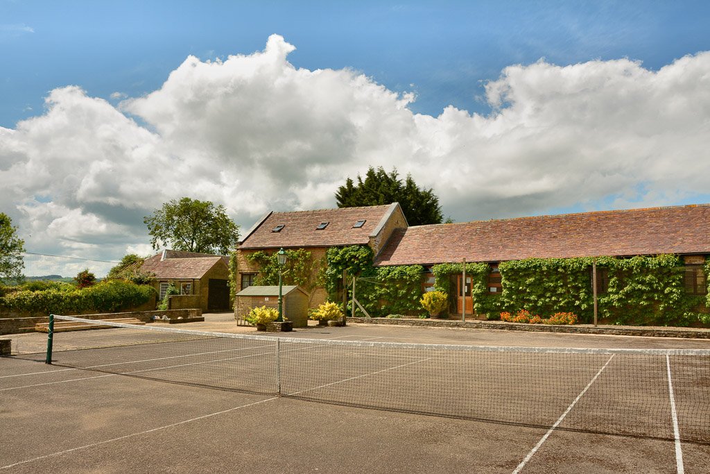 UpperOnibury's tweet photo. Our self catering cottages are grouped around a central courtyard with a shared hard tennis court and indoor heated swimming pool. Book your slots upon arrival...
#SwimmingPool #TennisCourt #Holiday https://t.co/63w84lxAUd