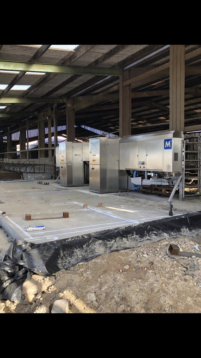 jamesholdingeng's tweet image. So far so good at Mr Parker’s ready to be bolted down🤗 a bit of a different setup to are usual but still looking forward to seeing this up and running 🐄👨‍🌾 #m2erlin #farminglife #RoboticLife