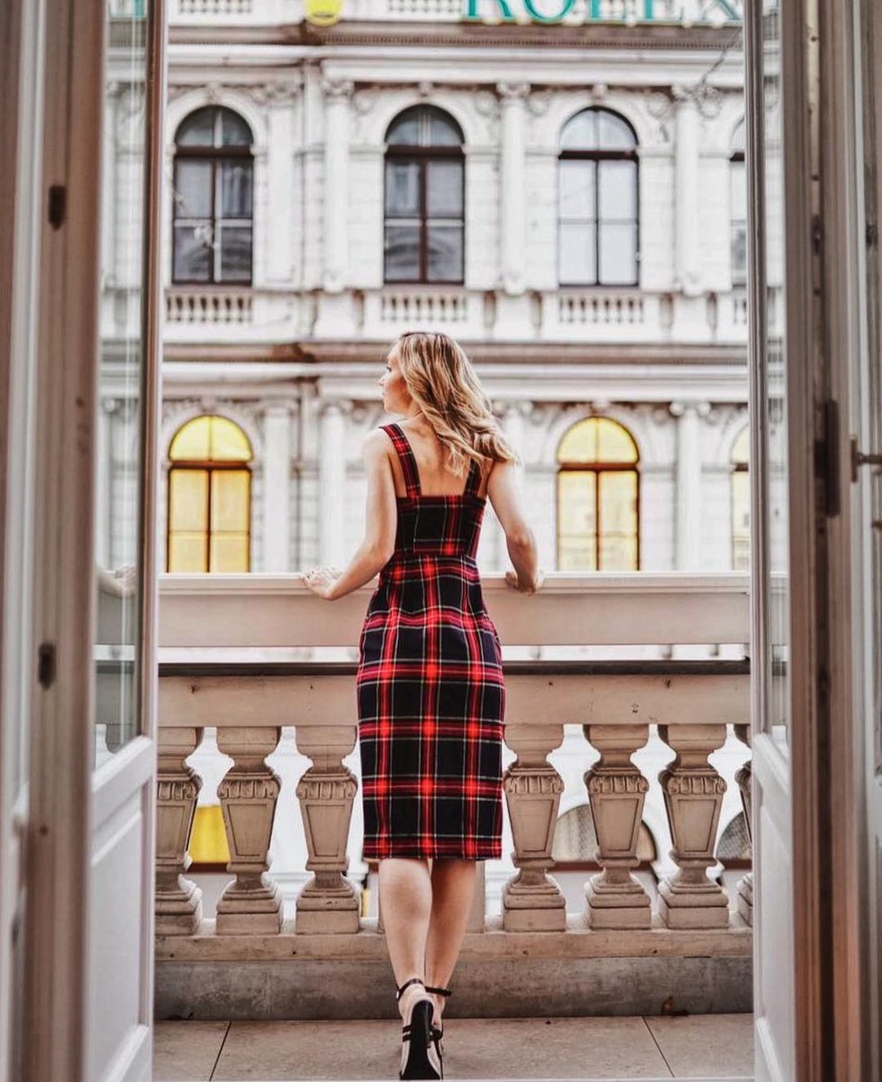 SacherHotels's tweet photo. Some views are simply unforgettable. 📸 by Erick Knight #sacherhotels #roomwithaview #vienna #kärnterstrasse #viennalove #hotelsacher #beletage #sacher #lhw #lhwtraveler #thecosmopolitas https://t.co/lEbK0TOBnV