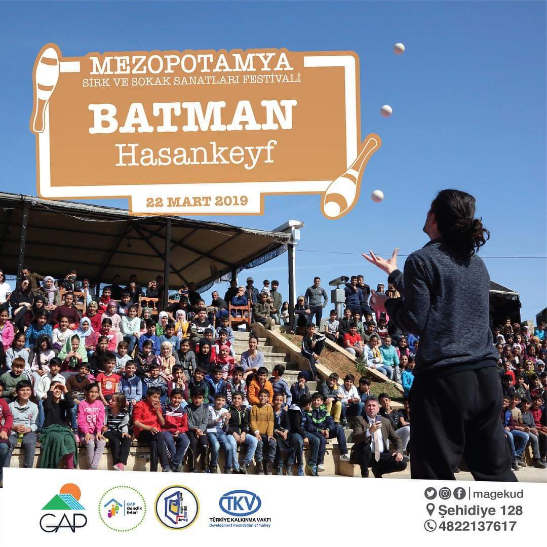MagekuD's tweet photo. Mezopotamya Sirk ve Sokak Sanatları Festivali-Batman 2019-Hasankeyf
Sirk Batman'ı Geziyor...
#msafest #sirkbatmanıgeziyor #magekud #genclikevi #gapbki #unicefturkiye #sirk #hasankeyf #socialcircus #refugees #şanlıurfa #cirquedusoleil https://t.co/Go2gjG5yON