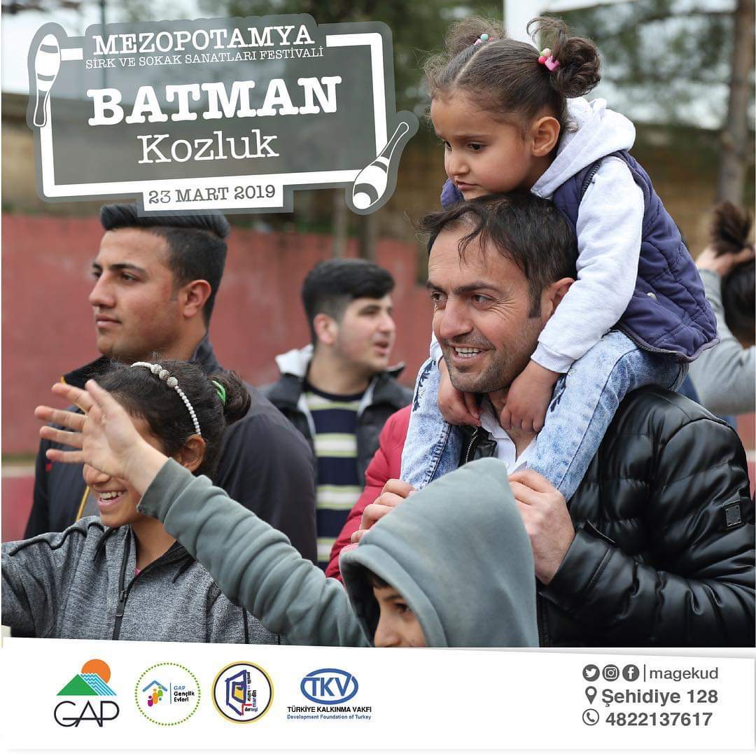 MagekuD's tweet photo. Mezopotamya Sirk ve Sokak Sanatları Festivali-Batman 2019-Kozluk
Sirk Batman'ı Geziyor... #msafest #sirkbatmanıgeziyor #magekud #genclikevi #gapbki #unicefturkiye #sirk #kozluk #socialcircus #refugees #batman #cirquedusoleil @genclikevi https://t.co/BOX2uVANuV