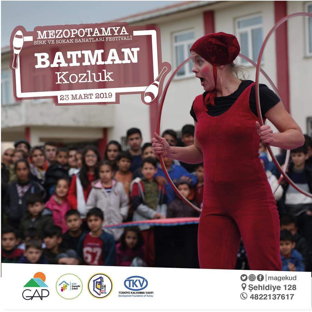 MagekuD's tweet photo. Mezopotamya Sirk ve Sokak Sanatları Festivali-Batman 2019-Kozluk
Sirk Batman'ı Geziyor... #msafest #sirkbatmanıgeziyor #magekud #genclikevi #gapbki #unicefturkiye #sirk #kozluk #socialcircus #refugees #batman #cirquedusoleil @genclikevi https://t.co/BOX2uVANuV