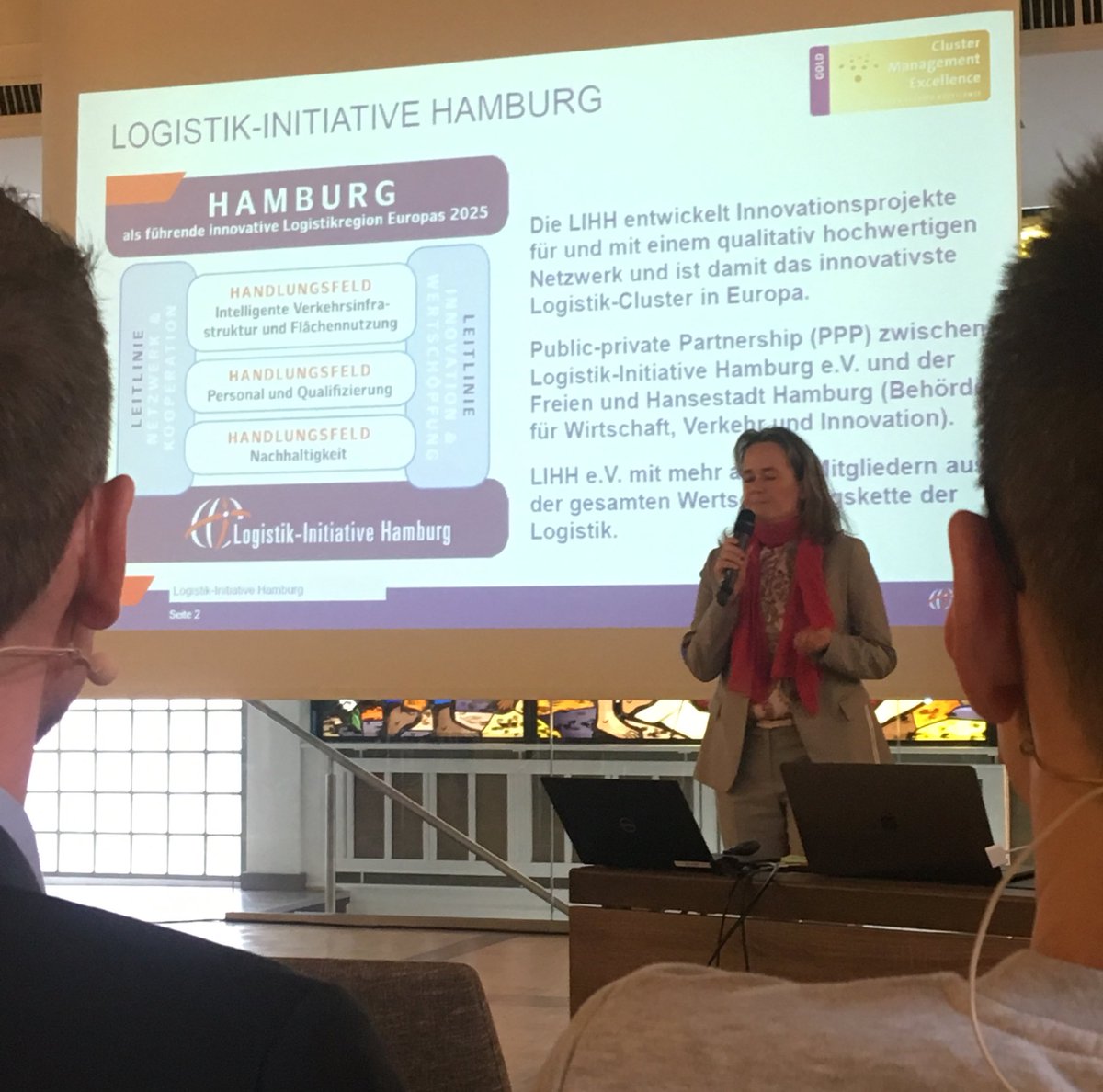 AnfangMachen's tweet photo. @The_LIHH geht mit seinen Mitgliedern an den Start um die packenden Themen zu identifizieren, damit Mehrwerte für Hamburger Unternehmen entstehen. #anfangmachen ist mit dabei und begleitet das „Gewinner“ Team bei Ihrem ganz konkreten Anfang. https://t.co/uMVHBN0Obe