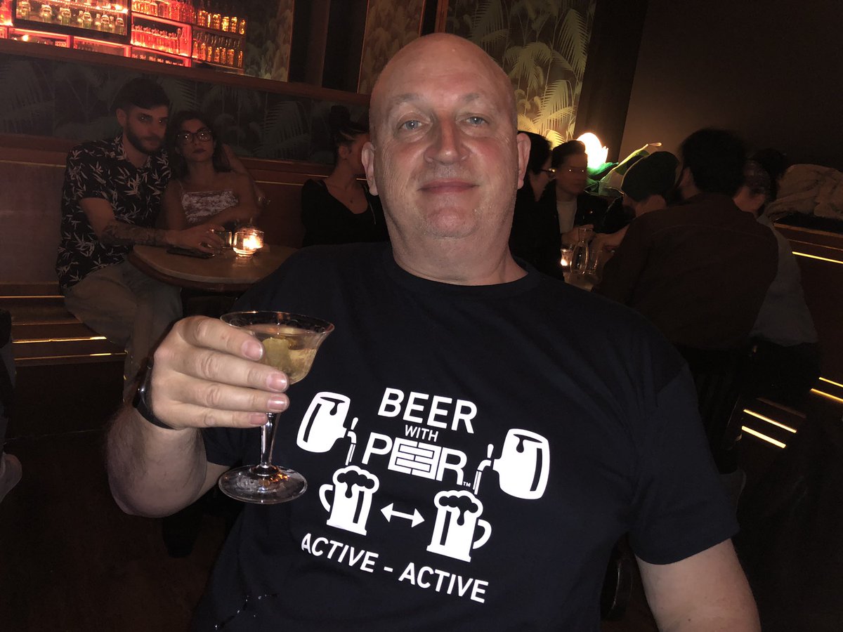 Pete_Aspinall's tweet photo. Beers with Peer... #beerwithpeer #NutanixGTS19 #Nutanix #beerswithpeer #nutanixpartners https://t.co/t2Ywqaax5j
