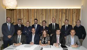 Noticia empresas <a href="/EFCyL/">Empresa Familiar CyL</a>:  Juan Martí, dtor comercial y de Marketing de <a href="/Todo_Embalaje/">Todo Embalaje</a>, y Alberto Guerra, dtor de RRHH de #Prosol, galardonados en los VI Premios al Mejor Directivo de Castilla y León de <a href="/cyleconomica/">CyL Económica</a>  ¡Enhorabuena!  ow.ly/2cQ930ocQJ8 <a href="/RHervella/">Rocio Hervella</a>