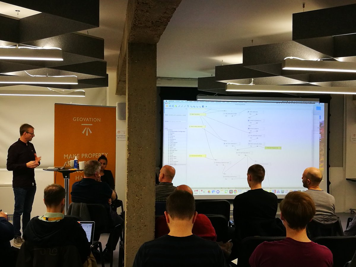 A great lesson in the processing modeller in <a href="/qgis/">QGIS</a> courtesy of @citizenfishy from <a href="/NautoGuide/">NautoGuide</a> . Redistricting wards with QGIS and open data. #qgisuk