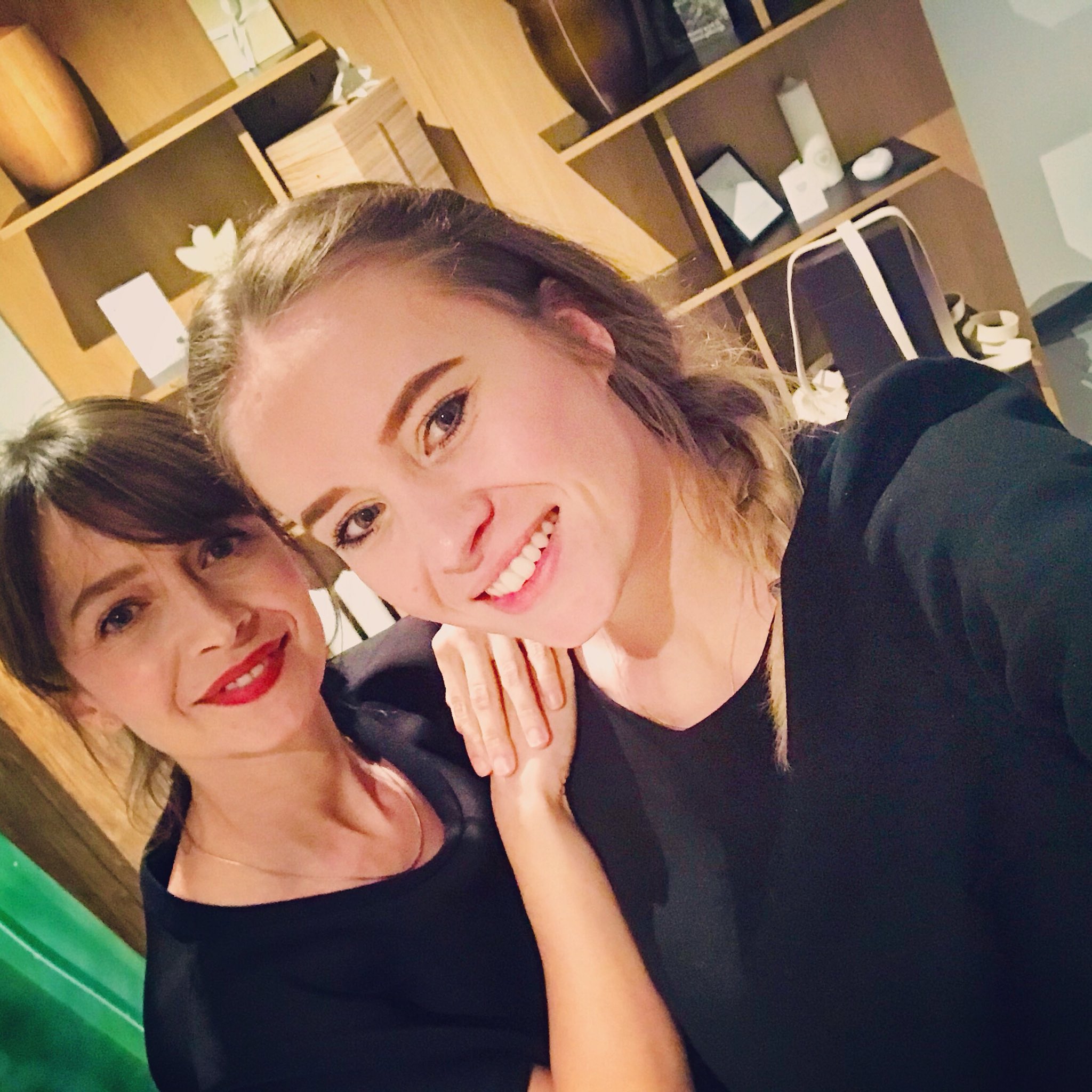 File:Woman, Urnfield culture, c. 12th century BC, replica -  Naturhistorisches Museum Nürnberg - Nuremberg, Germany -DSC04217.jpg -  Wikimedia Commons, image size:2048x2048