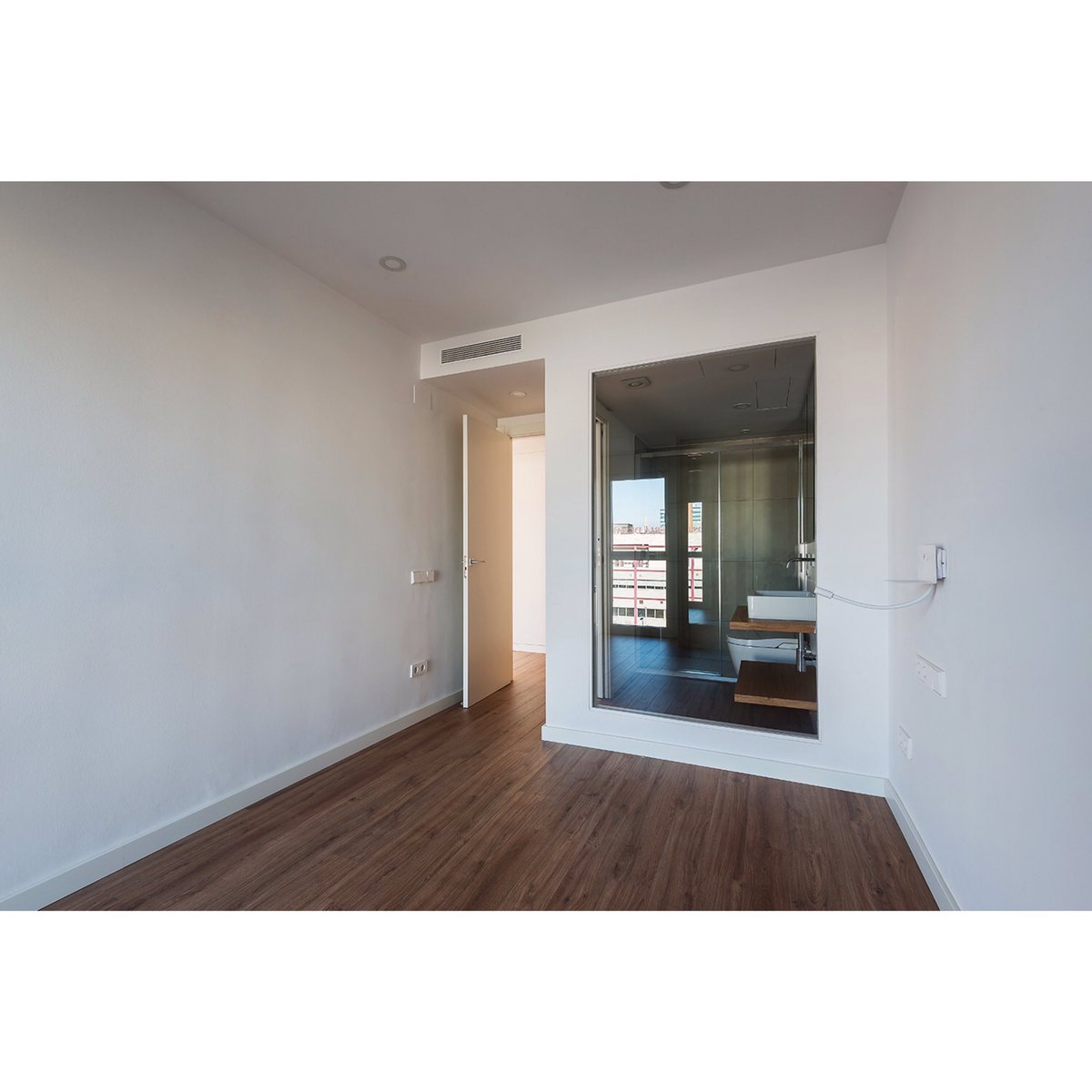 aurumimmobles's tweet photo. Bany suite amb finestral al dormitori. | Reforma integral.
#aurumimmobles #aurumdesign #arquitectura #arquitecturabarcelona #architecture #design #designer #interiordesign #reformas #reformasintegrales #reformainterior #bany #reformaintegral #details #bathroomdesign #bathroom https://t.co/kSf2OCt1QN