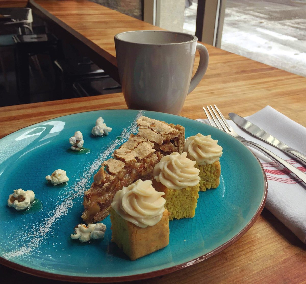 InvitationV's tweet photo. Avez-vous essayé notre menu Cabane à sucre? Vous devriez... 😏💕 PS : Sous réservation seulement 👉🏻 https://t.co/6Ru1y3oVFs 🌱 #tempsdessucres #mtlresto https://t.co/esna4qzI7Y