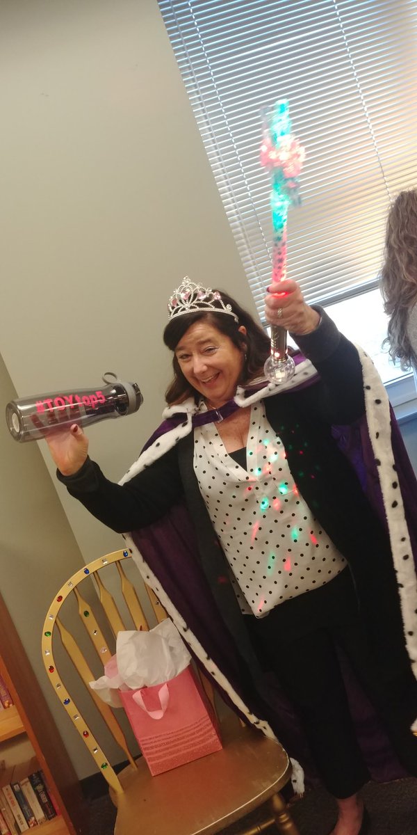 ErinMorring's tweet photo. Celebrating our Teacher of the Year top 5 finalist in style at JOES!! #KTGTTop5 @HCPSchools https://t.co/k7ZrsJUsLC
