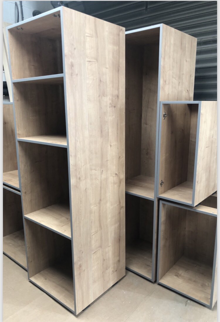 Bespoke oak kitchen carcasses with contrasting edging, machined using PUR glue to provide a waterproof and seamless bond. #readshawinteriors #cnc #edgebanding #panelprocessing #bespokefurniture #bespokekitchens