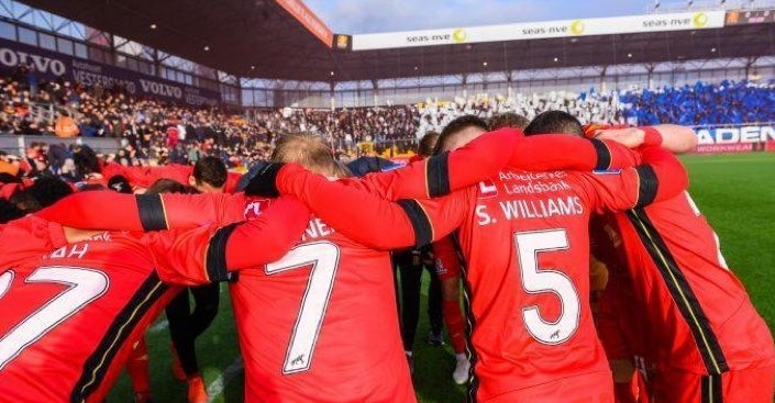 A football club that:

- Gives 1% of its income to charity
- Is owned by an NGO
- Offers players character development
- Treats male and female football equally

sustainabilityreport.com/2019/03/25/doi…