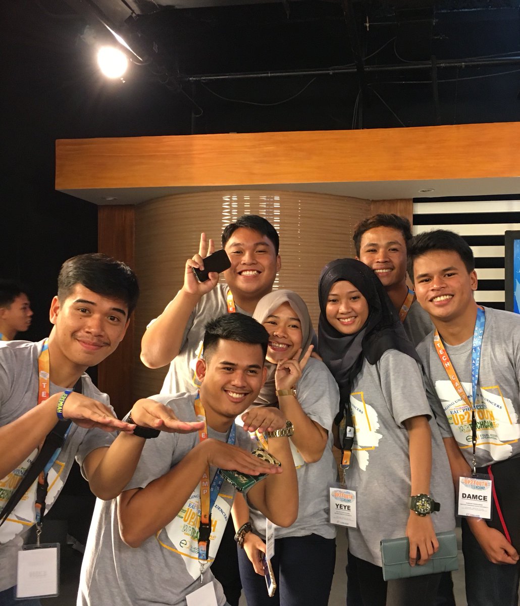 dwayne_fiesta's tweet photo. yaayyy!! 💖 #Up2Youth #TechCamp ✨ https://t.co/gtNbud7Ebz