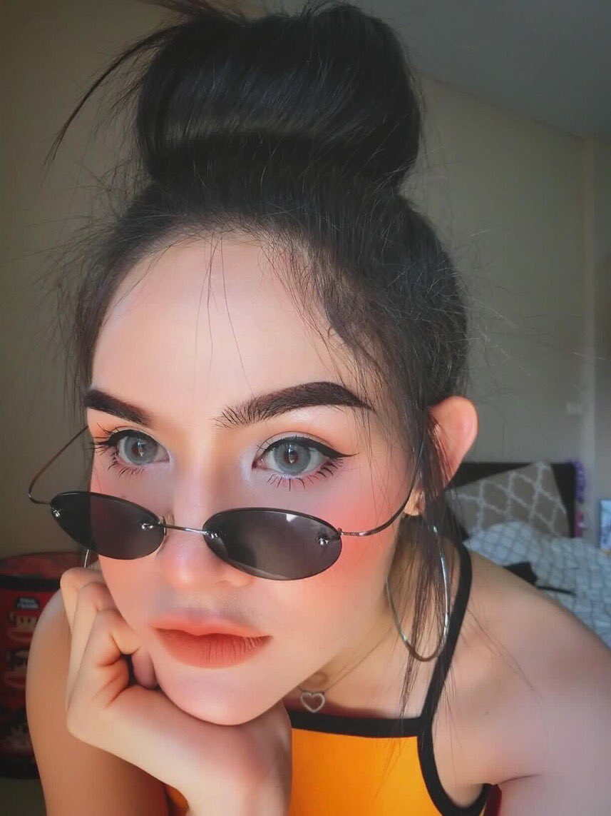Chris18507989's tweet photo. She is only 22 years old!

=> register now https://t.co/HiIVsXInB4 https://t.co/DQHjE0aM9v
