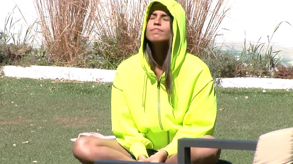 ghoficial's tweet photo. ¿Qué señal prefieres ver?

🔄 Sofía en el jardín
❤️ Kiko e Irene en la prueba semanal

#GHDÚO27M https://t.co/cNRG7yK950