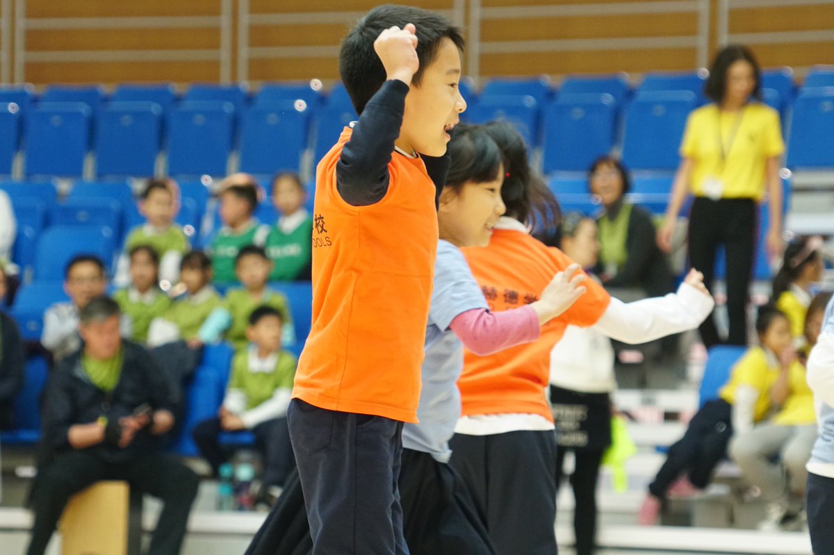 HdQingdao's tweet photo. Proving that team work really does make the dream work, in the first ever Inter-house Benchball Competition. #gogryphon #gocentaur #gophoenix #godragon #hdqingdao https://t.co/zKMfmOAiXc