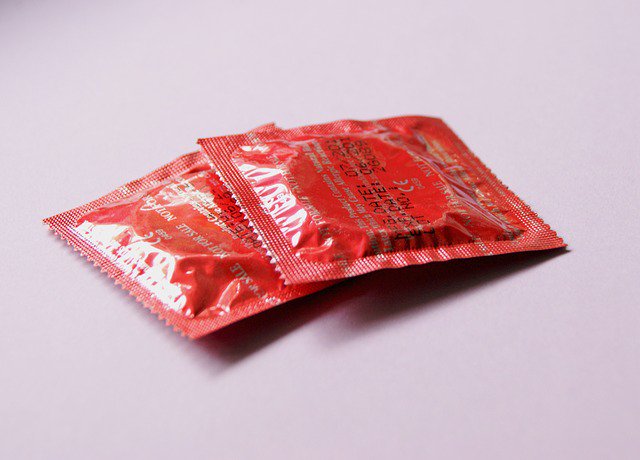 Eurosurveillanc's tweet photo. Letter to the editor: Prevention of bacterial #SexuallyTransmittedInfections (#STI) in #France: why not recommend using #condoms and #SaferSex? https://t.co/QGDGFEPJ8E https://t.co/ORQX5Uf7G6
