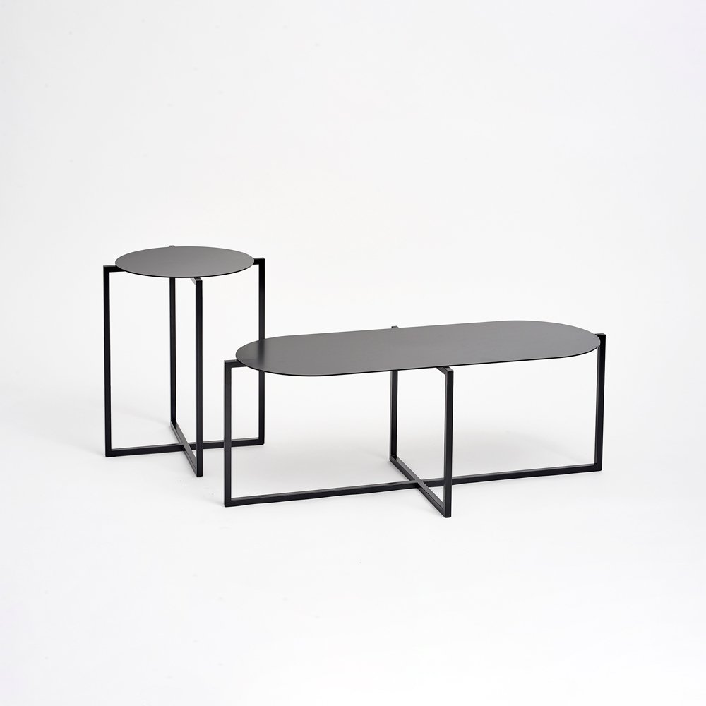 journaldesign's tweet photo. Spot Coffee Tables, tables minimalistes par Marta Adamczyk de Moskou Studio
Infos &amp; photos ici: https://t.co/ezw97OTv1G

#design #furniture #table #minimalism #black #deco #home #indoor #steel https://t.co/2HFiLCOuz6