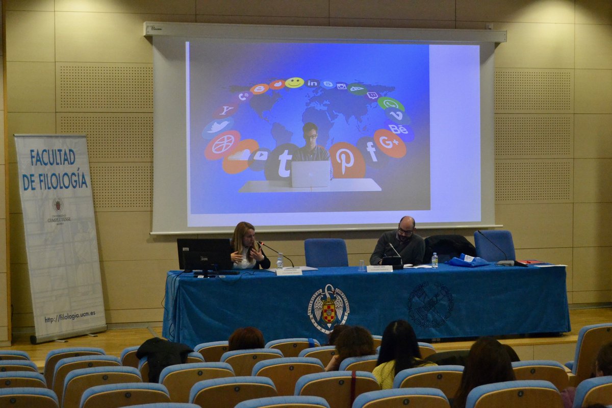 Revista_REDD's tweet photo. Compartimos una foto de una de las directoras de nuestra revista dando una conferencia en la UCM. El equipo REDD no para https://t.co/NXvJCZpsGz