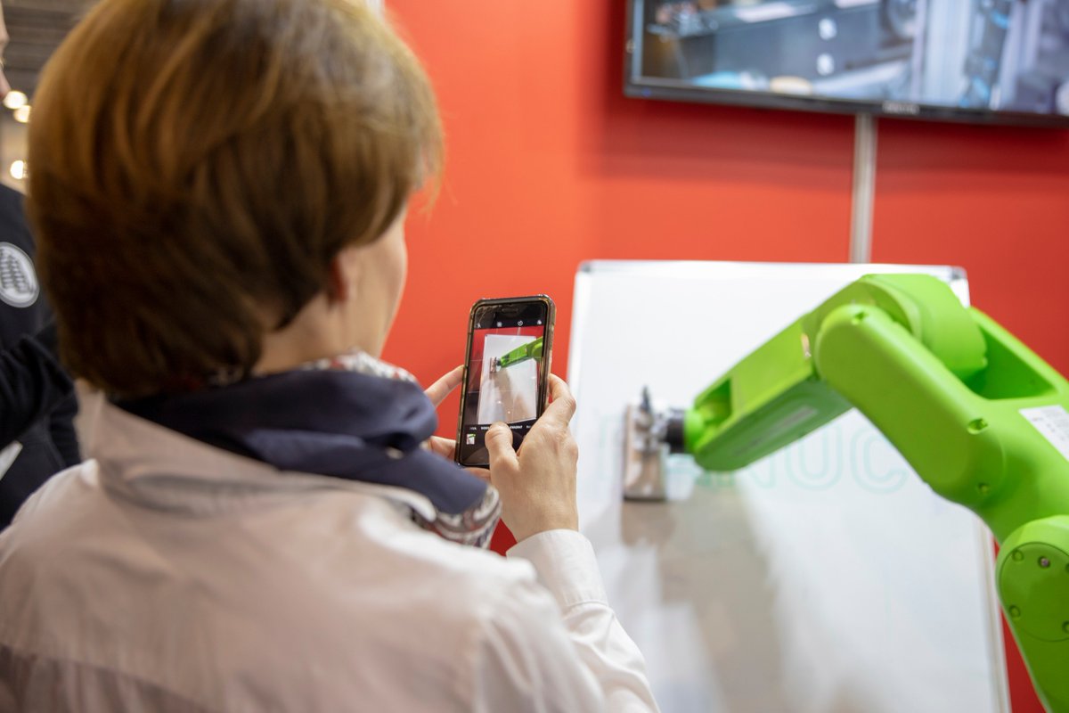 MRiTGOVPL's tweet photo. Trwają 25 targi #Automaticon ⚙. Przez trzy dni prezentowane są rozwiązania dla przemysłu w zakresie automatyki i pomiarów. Na wydarzeniu nie mogło zabraknąć min. @JEmilewicz. #przemysl40 https://t.co/b7O3rG2cp4
