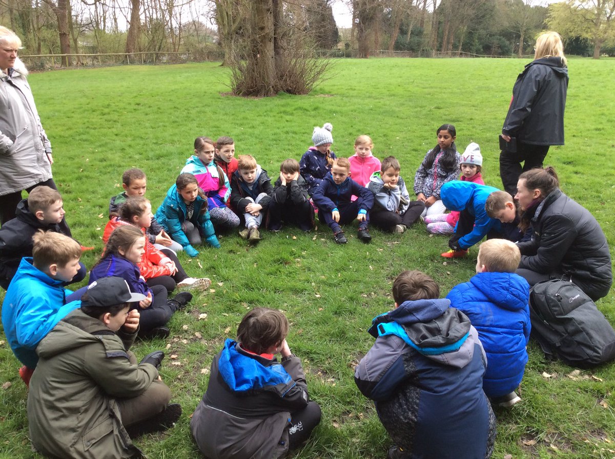 Year4Bsprimary's tweet image. Orienteering fun in the woods!🌲 #CHET #finalchallenge