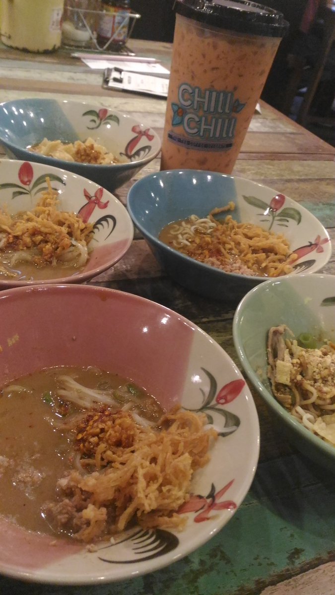 WanNurAdibah's tweet photo. Terhilang diet guweee malam ni @myboatnoodle https://t.co/6AM0vAP3I9