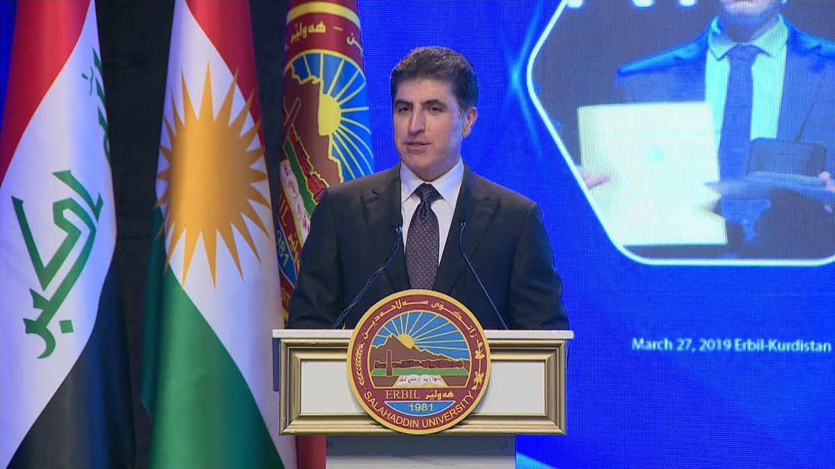 نحن ك كورد جميعنا فخورين ب عالم الرياضيات الكوردي (د. كوجر بيركار) الحاصل على ميدالية فيلدز للرياضيات في بريطانيا ويعمل حالياً أستاذ في جامعة كامبريدج في بريطانيا...
واليوم تم تكريمه من قبل حكومة إقليم كوردستان و جامعة صلاح الدين في اربيل بمنحه شهادة دكتوراه فخرية في الرياضيات.❤️