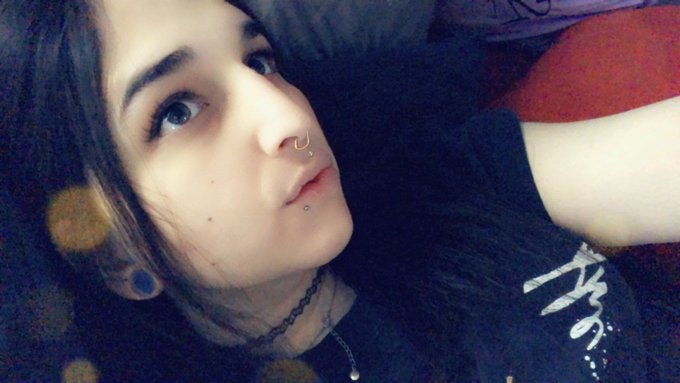 Watch EmilyRoseIV's leaked NSFW photo on TwXstars