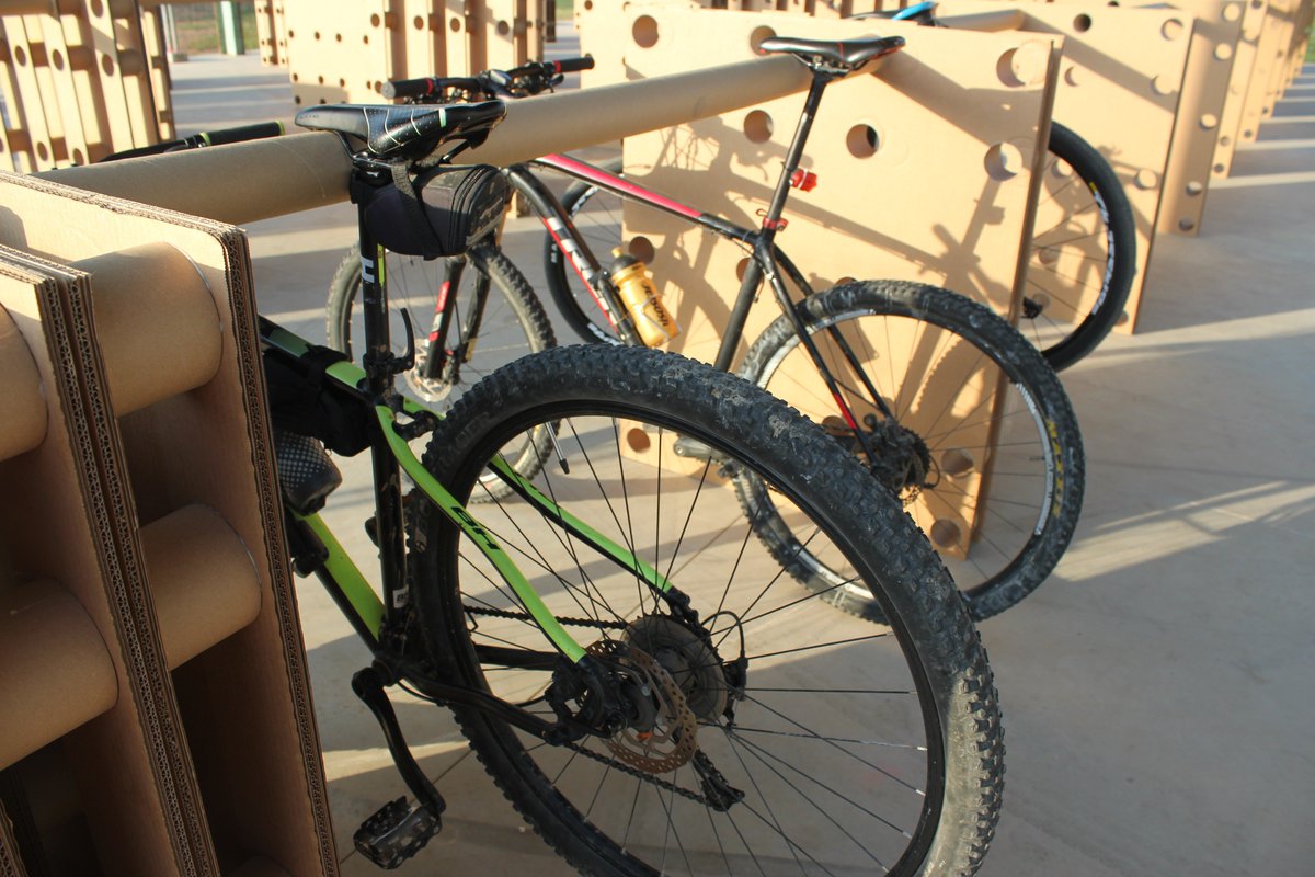 ¿Queréis saber cómo se construye un párking efímero con #palets  y #tubos de #cartón 100% reciclado para más de 400 bicicletas que el próximo domingo participarán en la v <a href="/marxabttcambro/">Marxa BTT Cambro ALPESA</a>? Os lo contamos en #AlpesaBlog
bit.ly/2WxRrOP