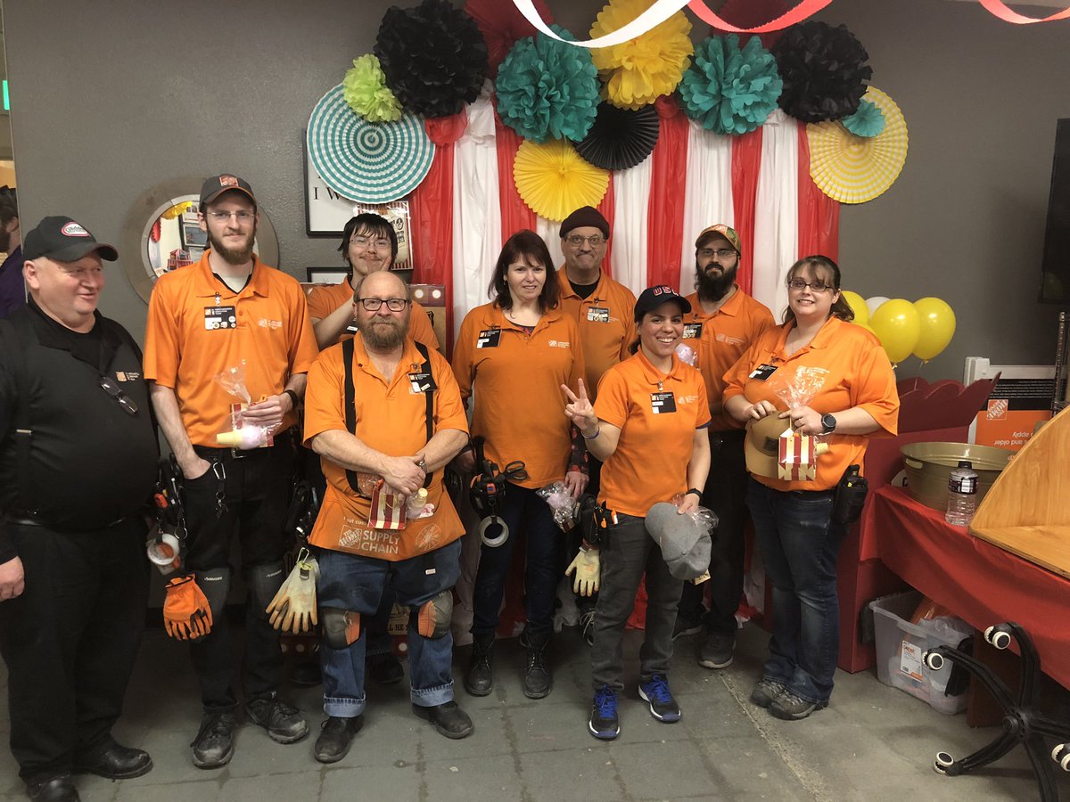 kwester_88's tweet photo. Some favorites from this weekends carnival!! Look at all the crazy Carney’s 🎪🎊☀️ @ZachGreenough @jennwhite_ @EricWalkerHD @sheets_rhiannon https://t.co/zQiJiKDCdz