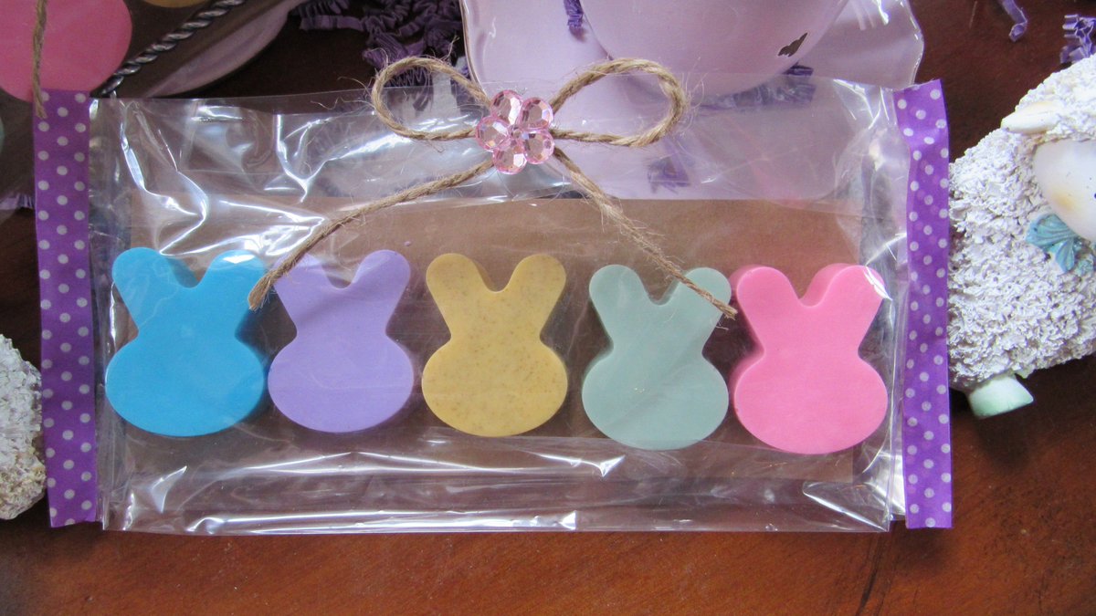 farm_simply's tweet photo. Are you looking for goodies for your kiddos Easter baskets? 🐣

How about a Fluffle of bunny🐰 soaps made with Goat's Milk 🐐and Lavender Essential Oil?💜

Order yours: 👉https://t.co/KgzKxu5TOp https://t.co/5htNHKwhHu