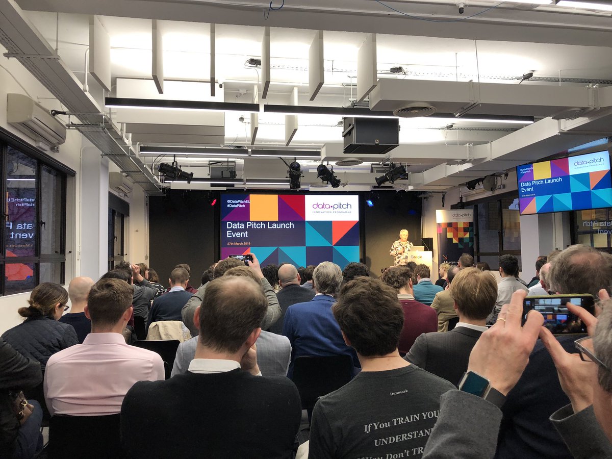 hrdavies's tweet image. Great to be at #DataPitch this evening with the @ODIHQ. Congrats @OrsolaDeMarco! 🚀