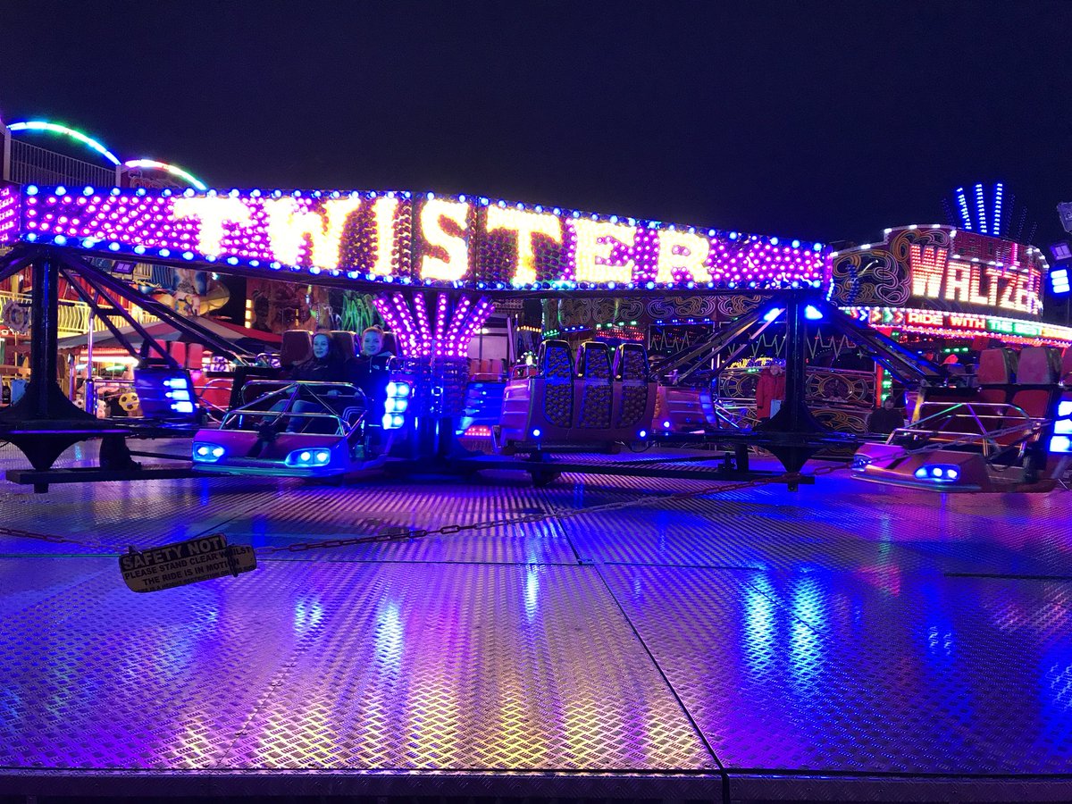 tompolkey's tweet photo. Fun at the fair at Bridge Street Car Park, Peterborough. Captures taken on 17/3/2019. #photography #evening #nightcapture #fairride #funatthefair #peterborough #vortexride #actionshots https://t.co/hcIkT4cZY7