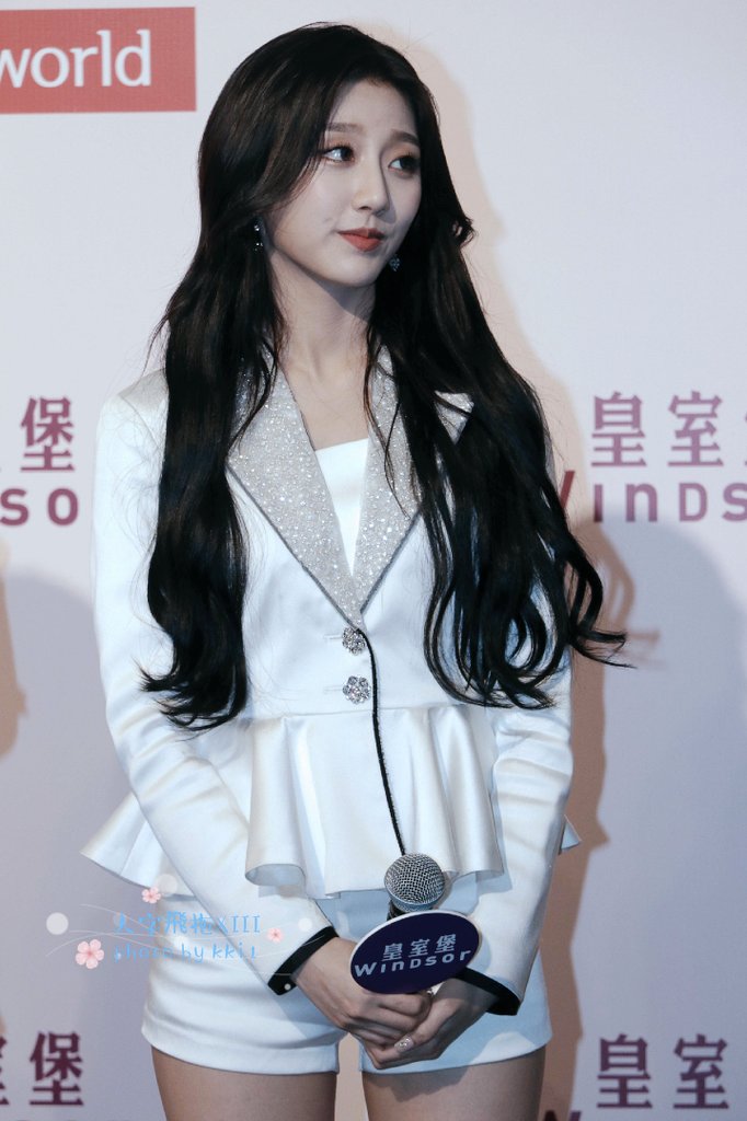 daskdeath's tweet photo. #叡仁 #鄭叡仁 #정예인 #jungyein
#lovelzy #러블리즈 
23/03 LOVELYZ 2019 CONCERT IN HONG KONG – Lovelyz 3 of winter world記者會 https://t.co/tCE0r6dd11