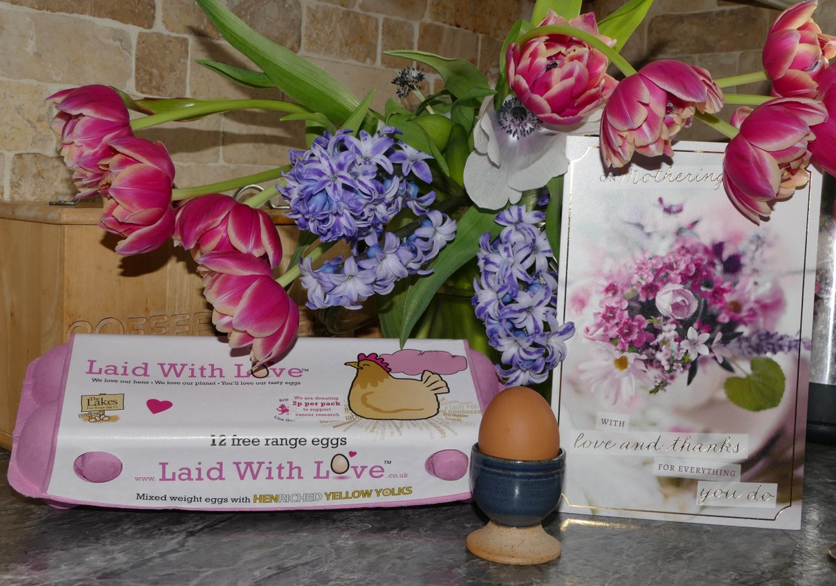 lakesfreerange's tweet photo. Good to hear the story of mixed weight is flying across the country over 30 articles - we have mixed weight 12 packs for all our brands. #freerange #eggsize #lakedistrict https://t.co/Q4DNJ4jtvm https://t.co/DRn1gAsOAR
