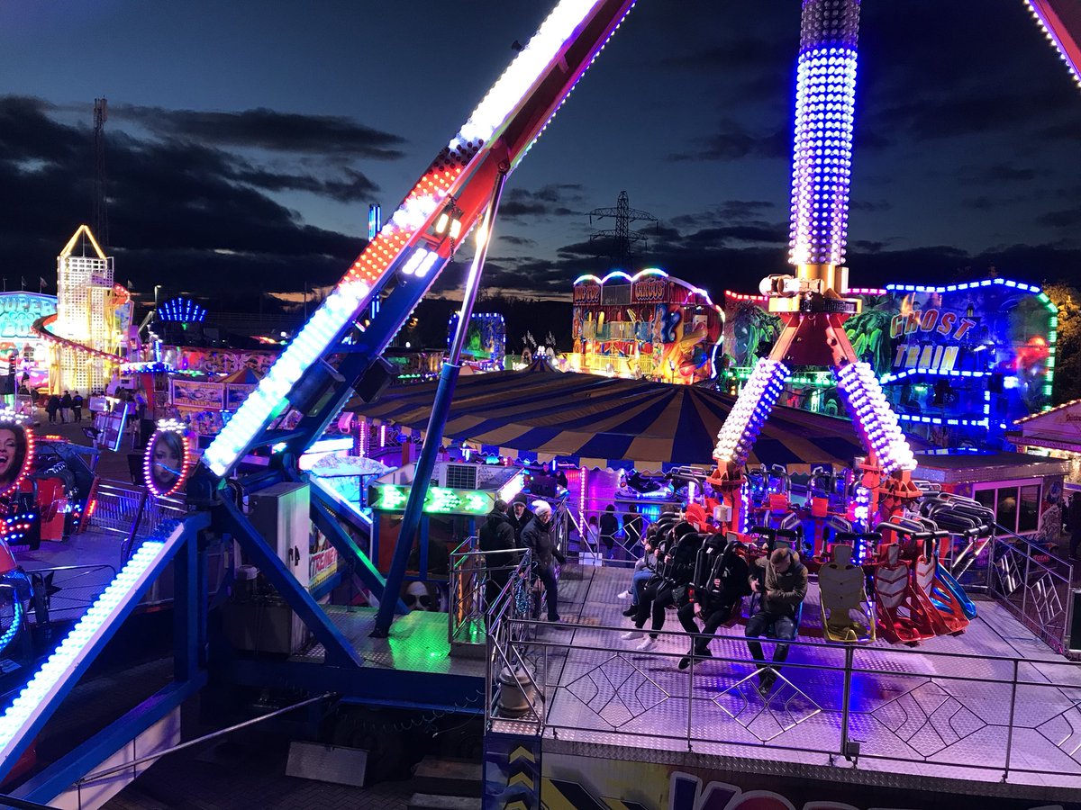tompolkey's tweet photo. Fun at the fair at Bridge Street Car Park, Peterborough.  Captures taken on 17/3/2019. #photography #evening #nightcapture #fairride #funatthefair #peterborough #vortexride #actionshots https://t.co/D7lK77tDyC