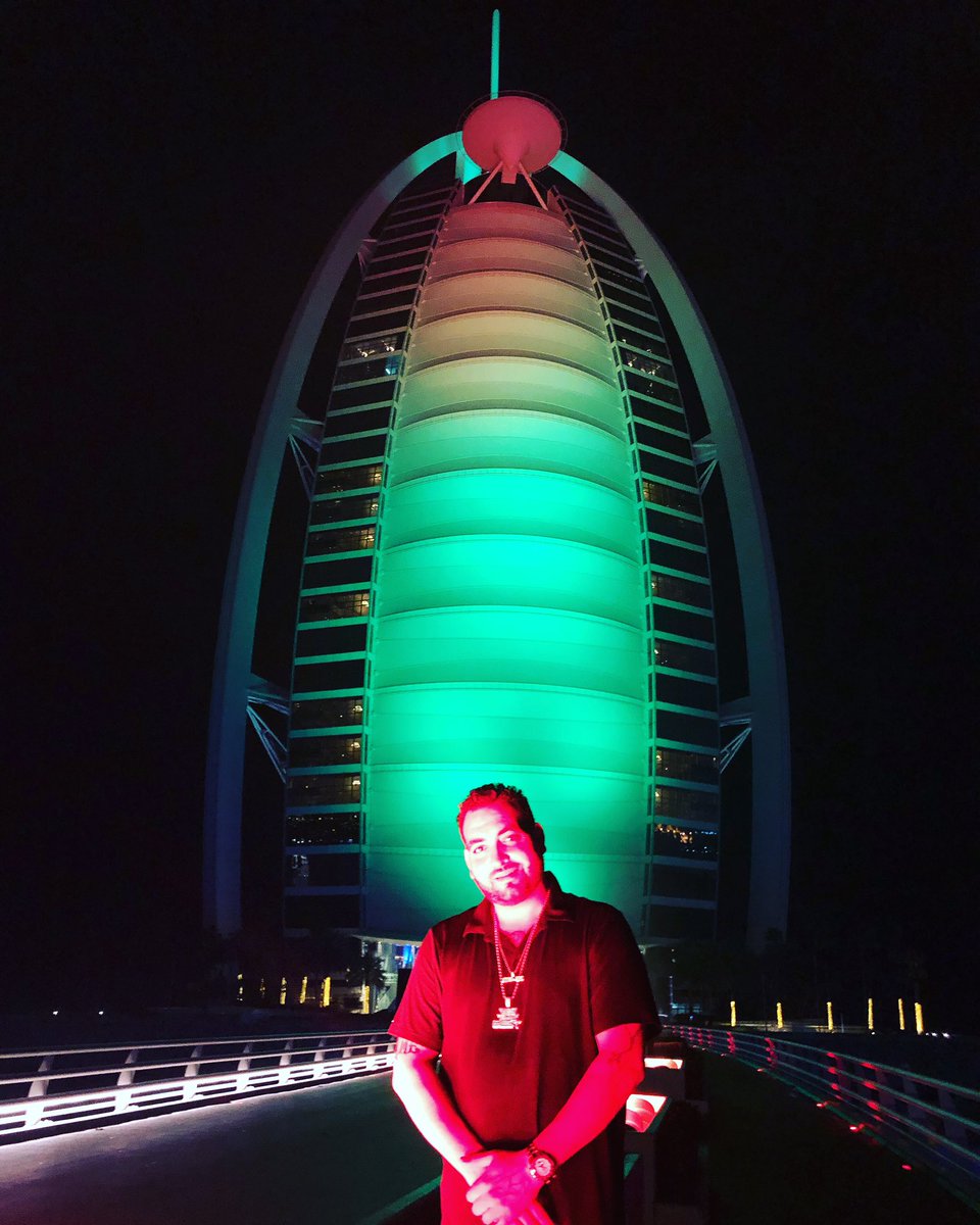 TonyWasaya's tweet photo. #Eyeconic #EyeconicMusic #TonyTag #Dubai #BurjAlArab https://t.co/ImWWAbNJl8