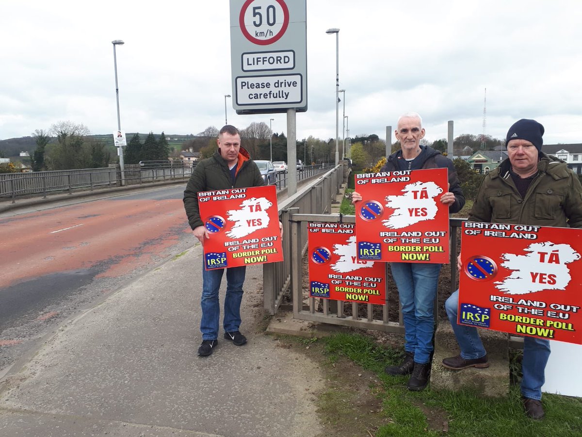 irspireland's tweet image. IRSP activists out erecting billboards at the Strabane-Lifford bridge this afternoon. 

Britain out of Ireland- Ireland out of the EU

Read our full policy document here

➡️ irsp.ie/wp-content/upl…

#YesForUnity #BorderPoll #IrishUnity #Ireland