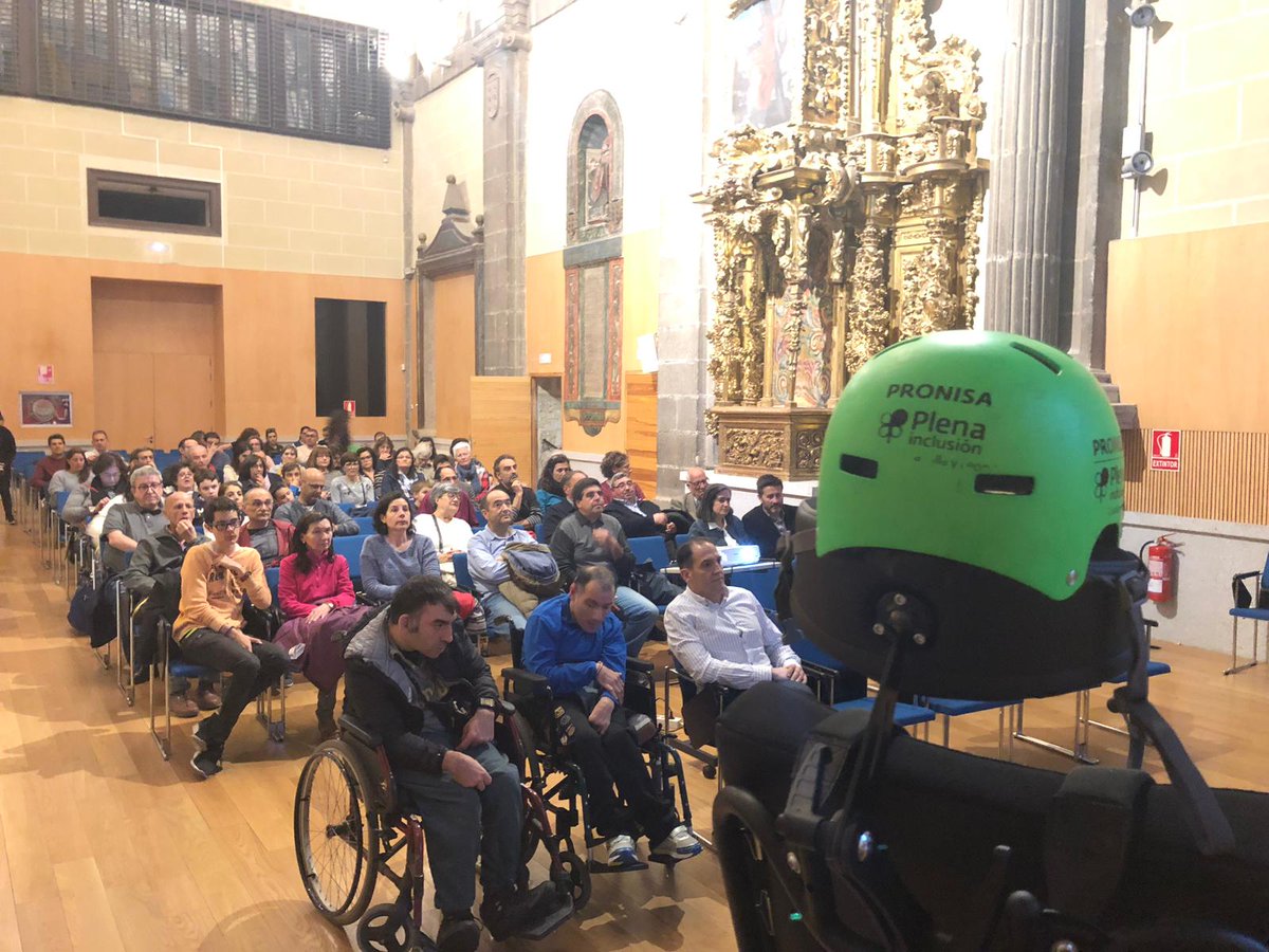 Comenzamos con la proyección y el coloquio sobre el documental 'Cumbres para todos', un ejemplo de la importancia que tiene el #deporte inclusivo en nuestra sociedad #GaladeldeportedeÁvila