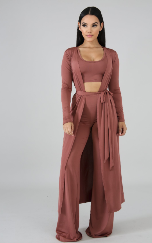 _SHEBoutique's tweet image. The Amber set Is still available, a couple left🥰🥰 She's a three piece set that has great stretch! floor length and true to size. Basically shes a three in one 😁😁 Oh.... we have a 30% off promo running until the end of march! Use code SHE19

#sets #onlinebusiness  #shop
